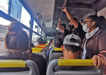 Retiran 51 unidades de transporte público por incumplir revista vehicular en Puebla