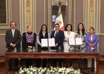 Congreso de Puebla e IMSS firman convenio para otorgar descuentos en centros vacacionales