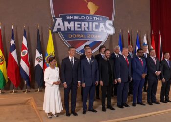 Aíslan a México de alianza regional contra cárteles mientras Sheinbaum mantiene distancia de estrategia militar