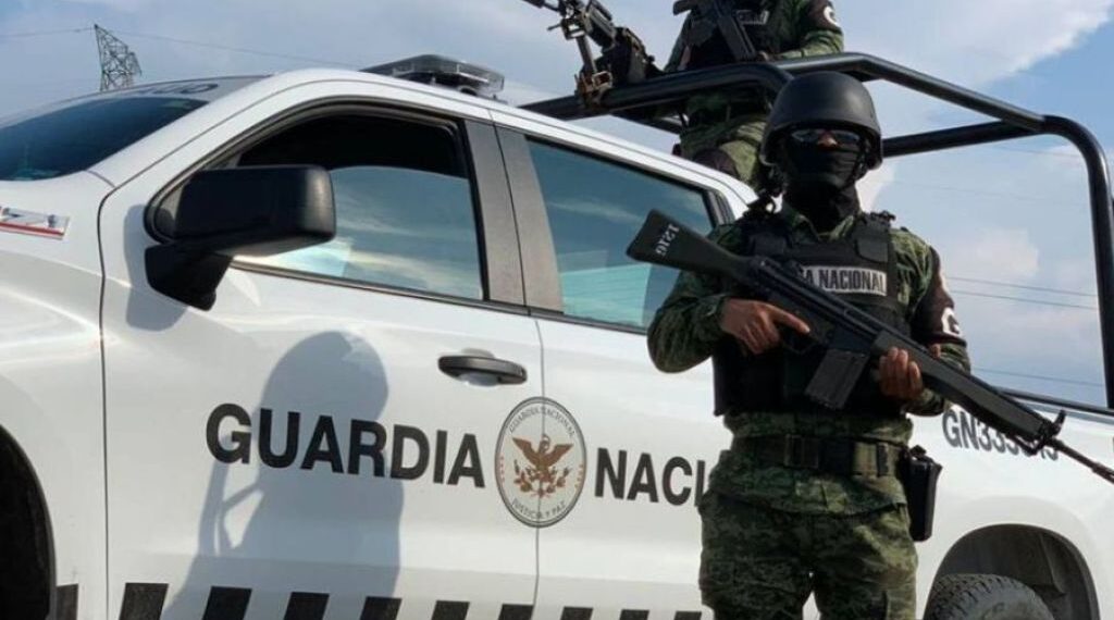 Guardia Nacional rinde honores postumos a sargento poblano caído en Jalisco, habitantes de Chicontla acompañaron el cortejo hasta el panteón
