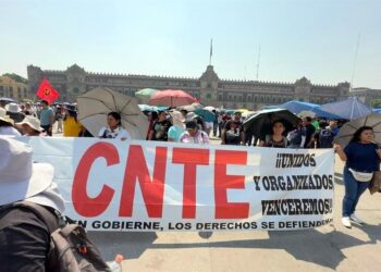 CNTE ocupa el Zócalo capitalino y genera críticas ante cercanía del Mundial 2026