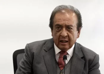 Leopoldo de Lara reitera respeto a la prensa y se apega a la normativa del Congreso