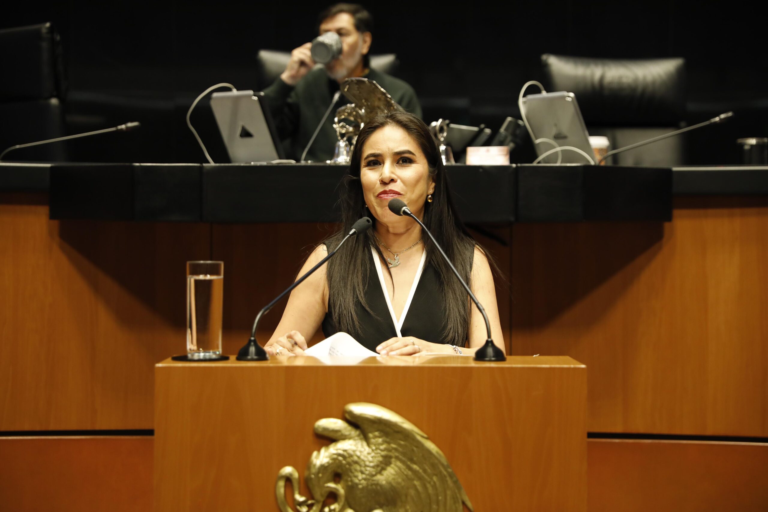 Senadora de Morena intenta citar a Juárez… y termina equivocando la frase más famosa del expresidente