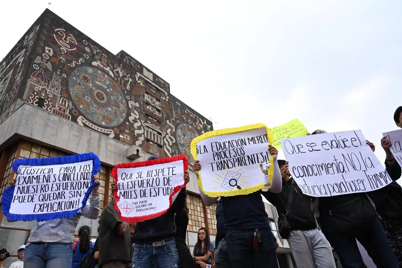 Sheinbaum se deslinda de la crisis en la UNAM y deja en manos de la institución la decisión sobre repetir el examen