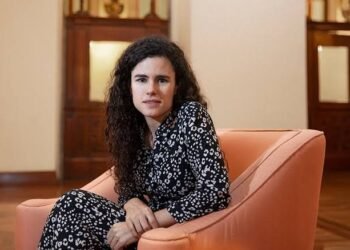 ¿Lista negra o análisis digital? Luisa Alcalde intenta apagar la polémica por periodistas señalados