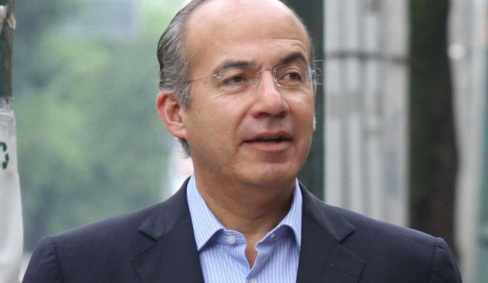 Calderón acusa regreso de una “nueva dictadura perfecta” en México