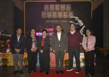 Entre máscaras y leyendas, la BUAP rinde homenaje a la lucha libre