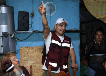 Acusan a Iván Herrera de presunta entrega de despensas y tinacos a cambio de copias de la INE en Puebla